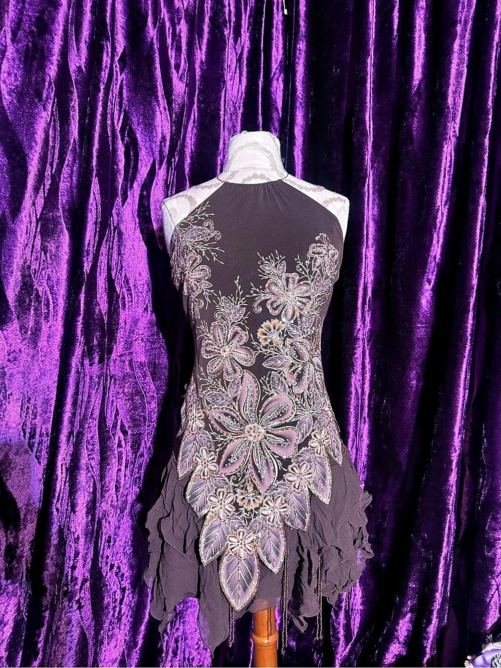 Vintage Brown Floral Embellished Halter Top With Gold Rim Neckline And Sequins